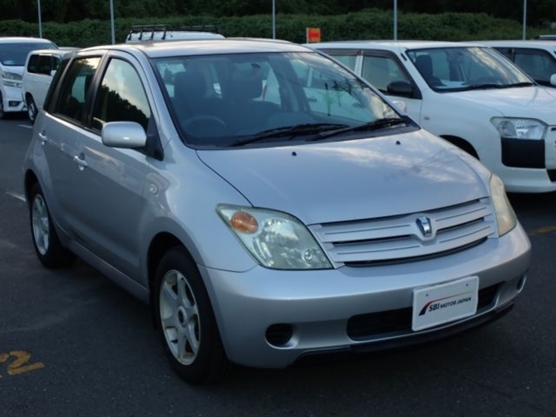 TOYOTA IST