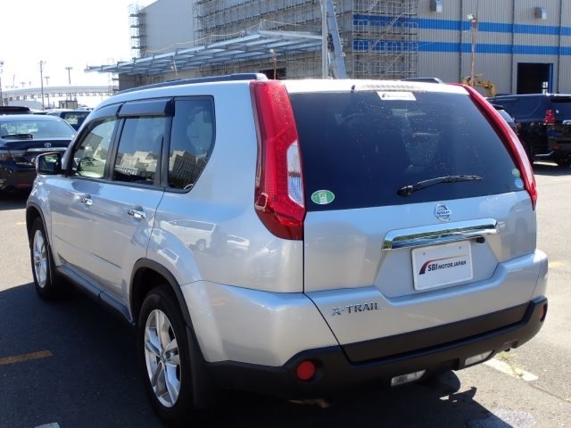 X-TRAIL