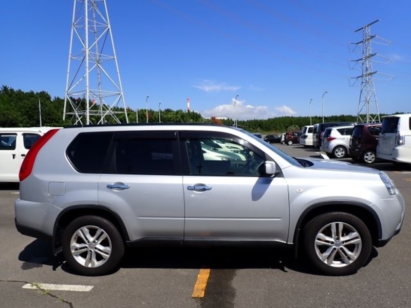 X-TRAIL