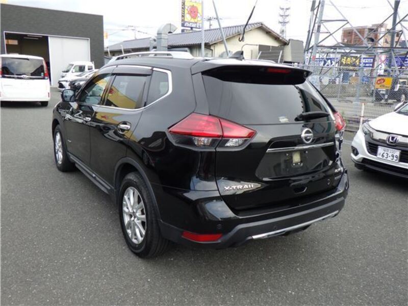X-TRAIL