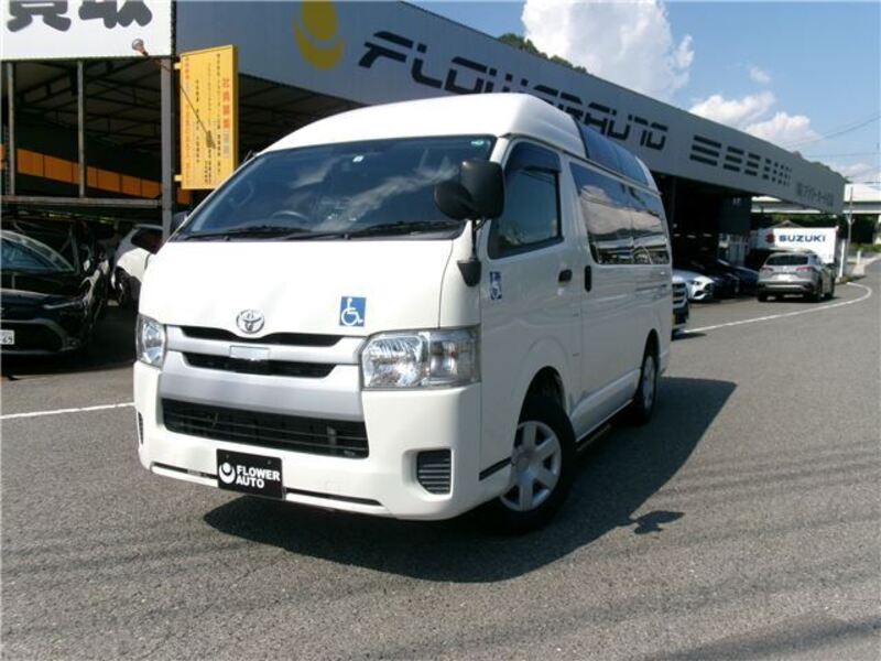TOYOTA HIACE