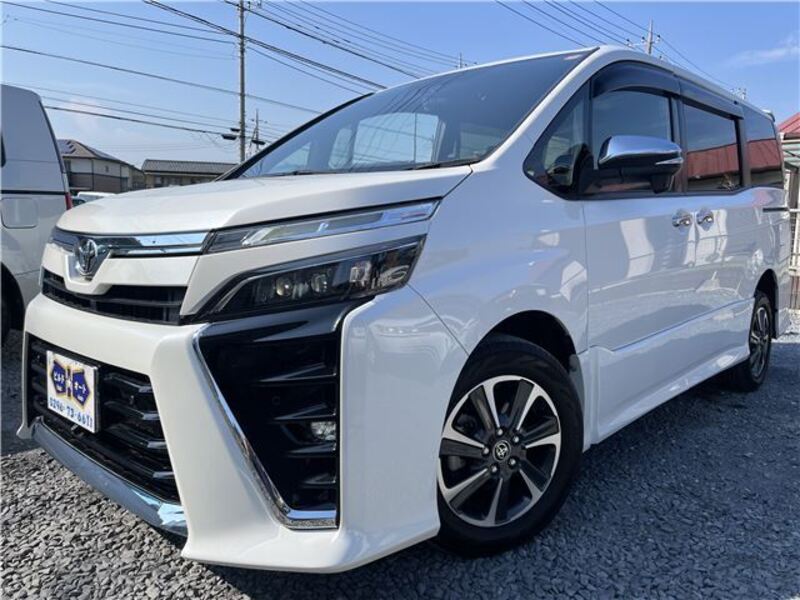 TOYOTA VOXY