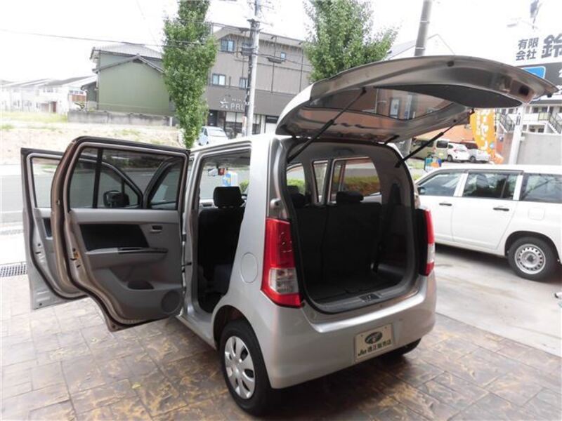 WAGON R