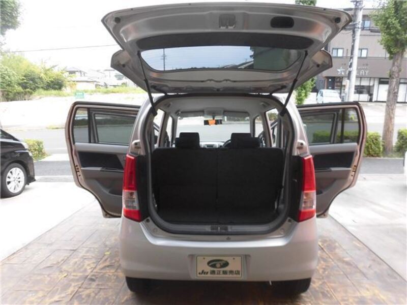 WAGON R