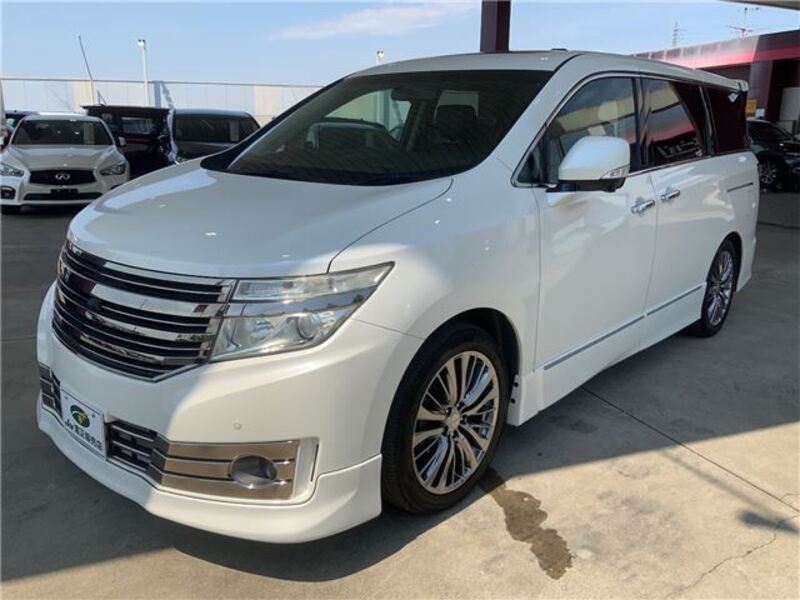 NISSAN ELGRAND