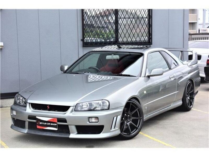 NISSAN SKYLINE
