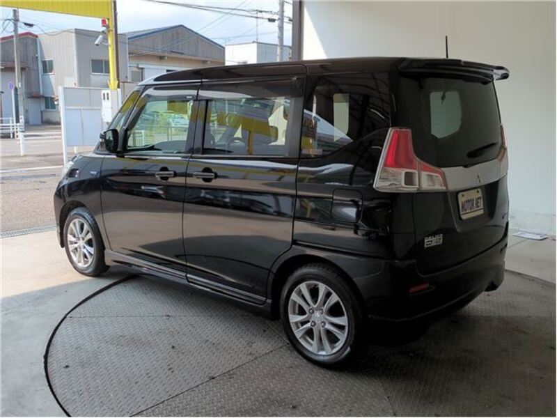 DELICA D2