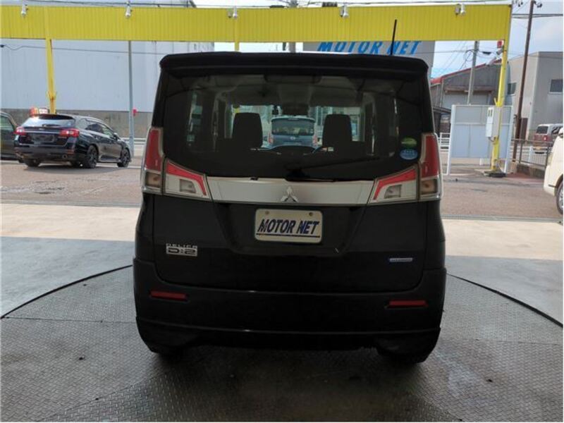 DELICA D2