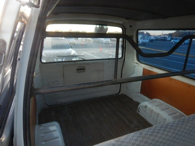 HIACE VAN-13