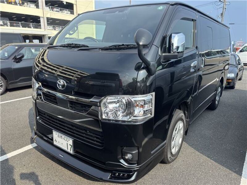 TOYOTA HIACE