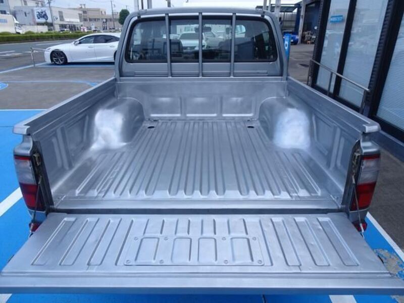 HILUX
