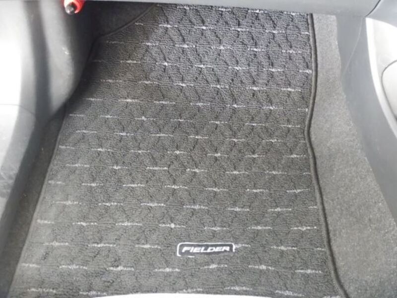 COROLLA FIELDER