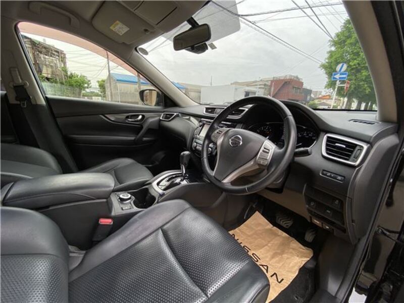 X-TRAIL