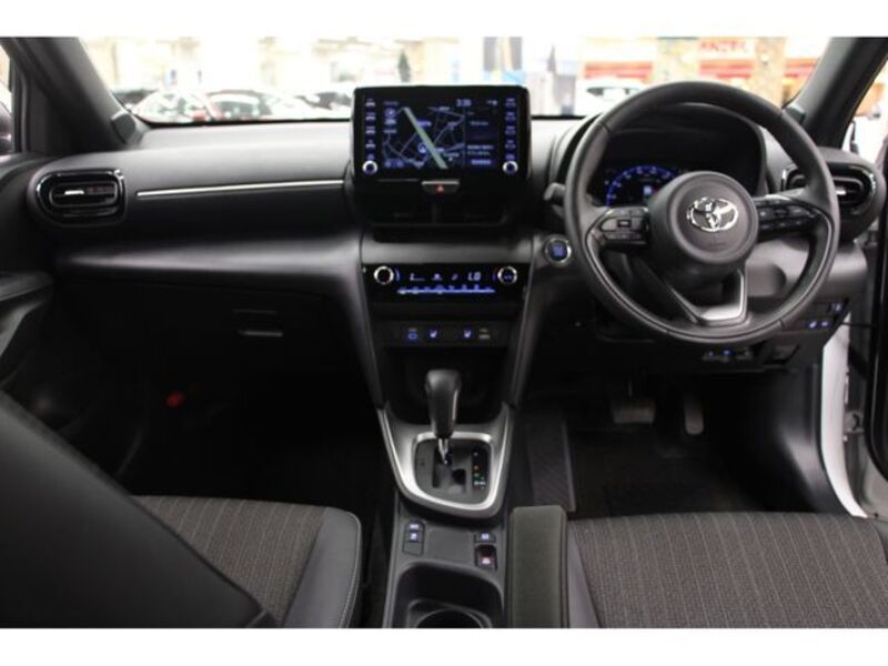 YARIS CROSS