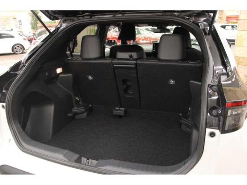 YARIS CROSS