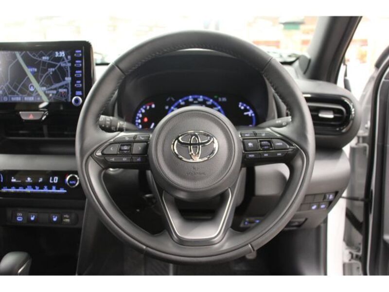 YARIS CROSS