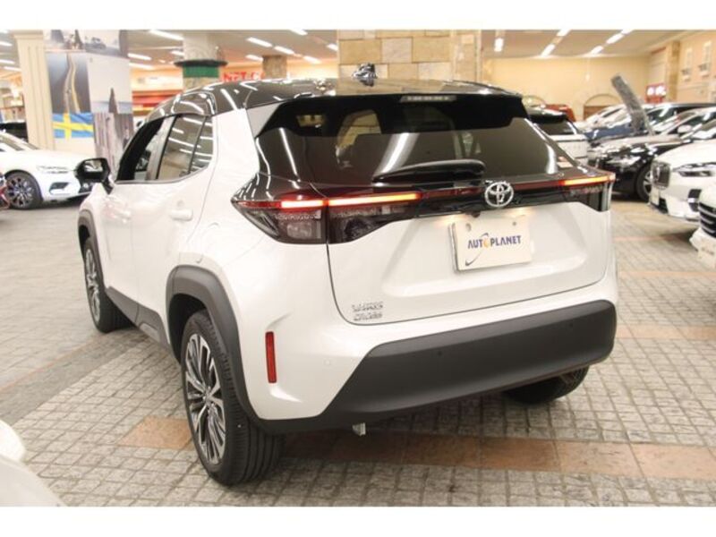 YARIS CROSS