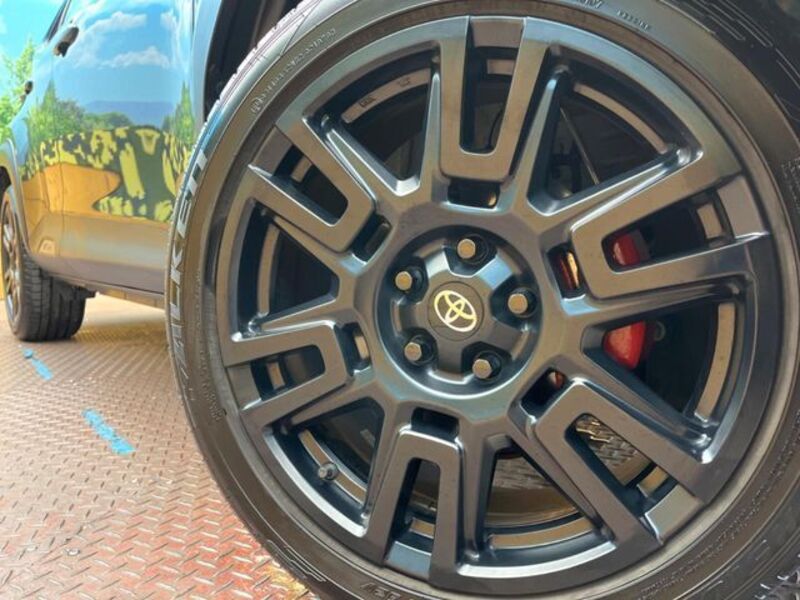 YARIS CROSS