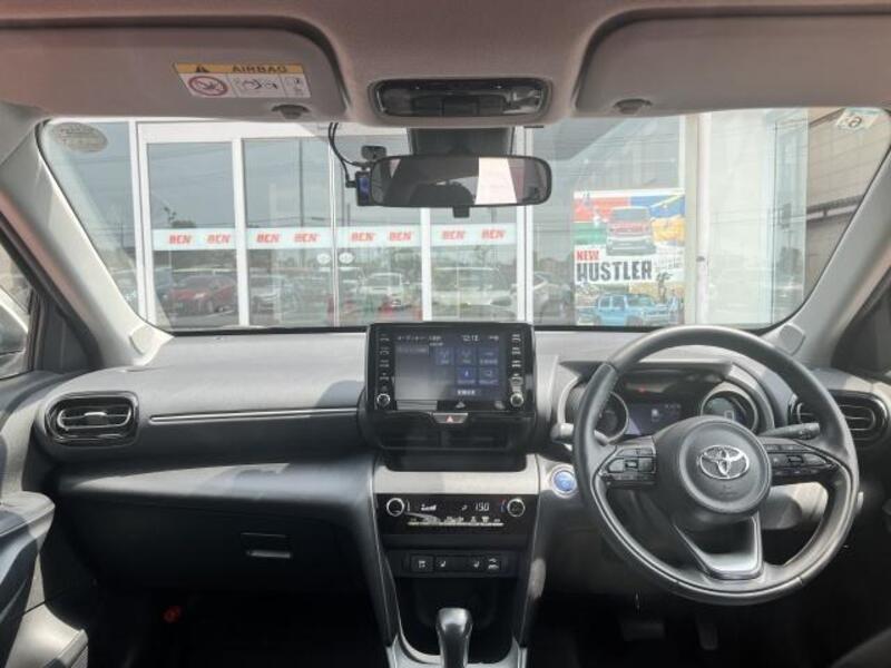 YARIS CROSS