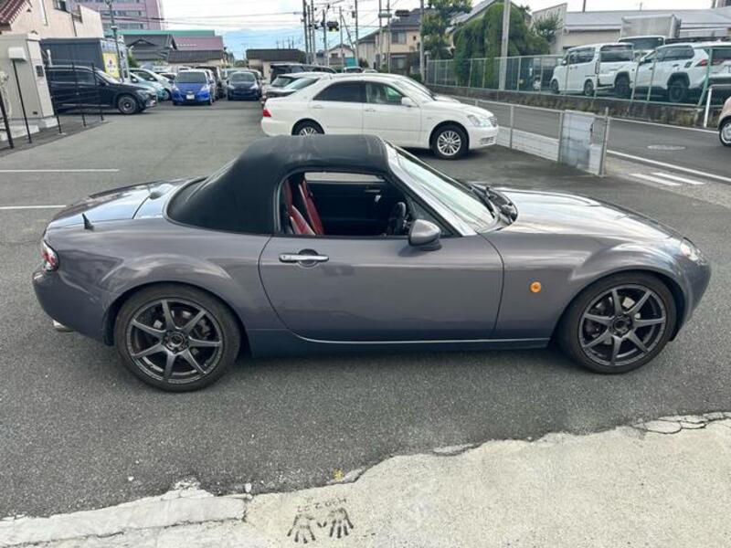 ROADSTER