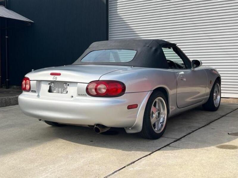 ROADSTER