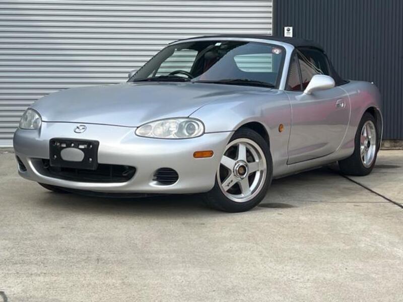 ROADSTER-0
