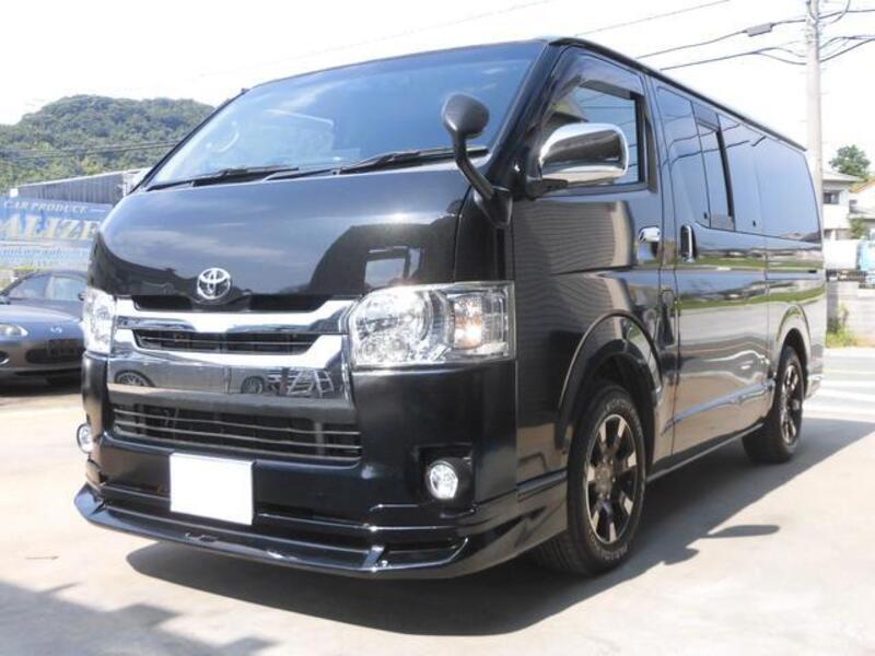 TOYOTA HIACE VAN