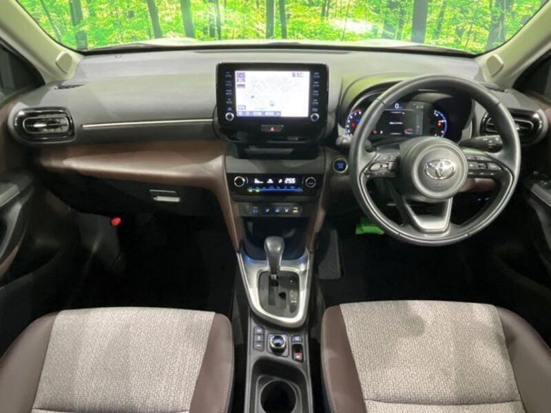 YARIS CROSS