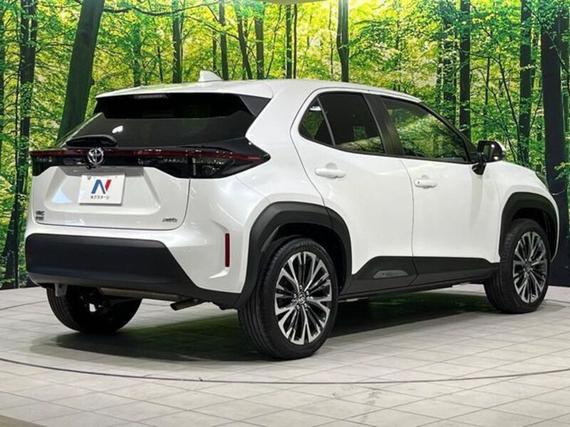 YARIS CROSS