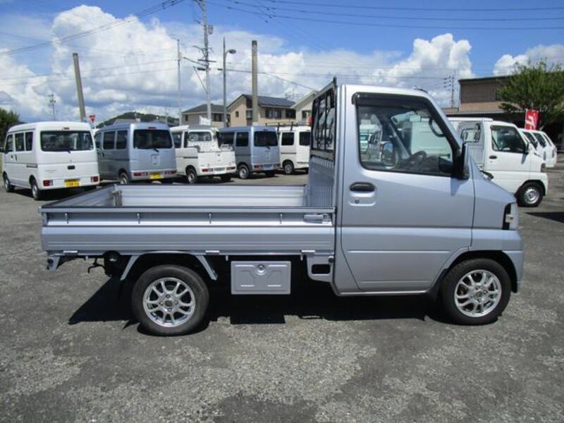 CLIPPER TRUCK