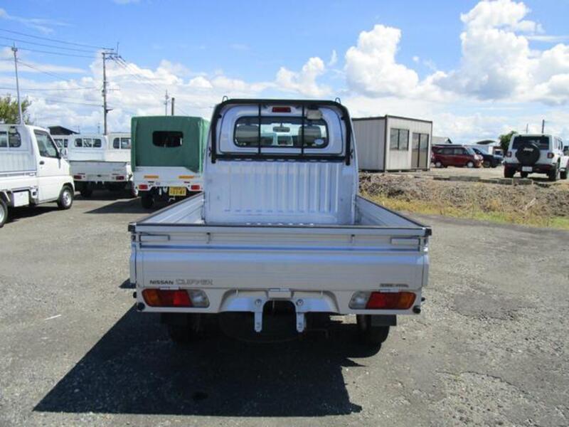 CLIPPER TRUCK