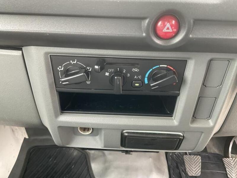 MINICAB TRUCK
