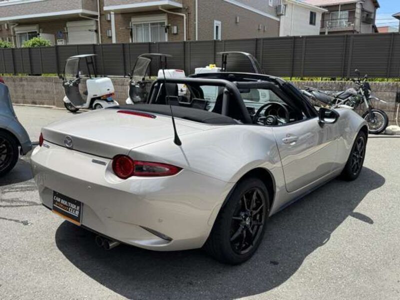 ROADSTER