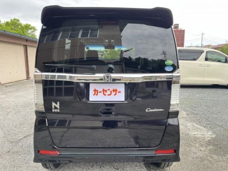 N BOX CUSTOM