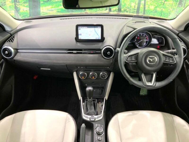 MAZDA2