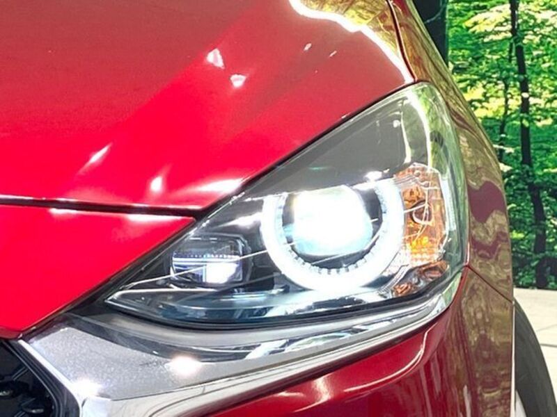 MAZDA2