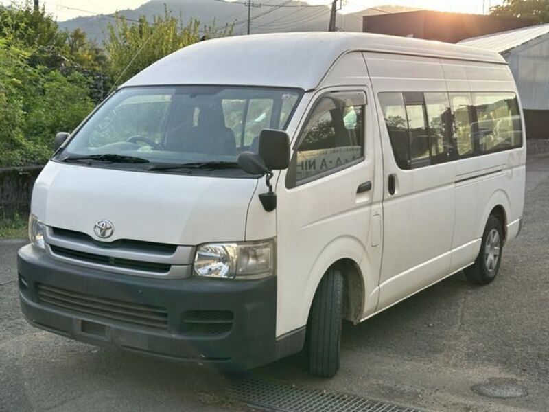 HIACE COMMUTER