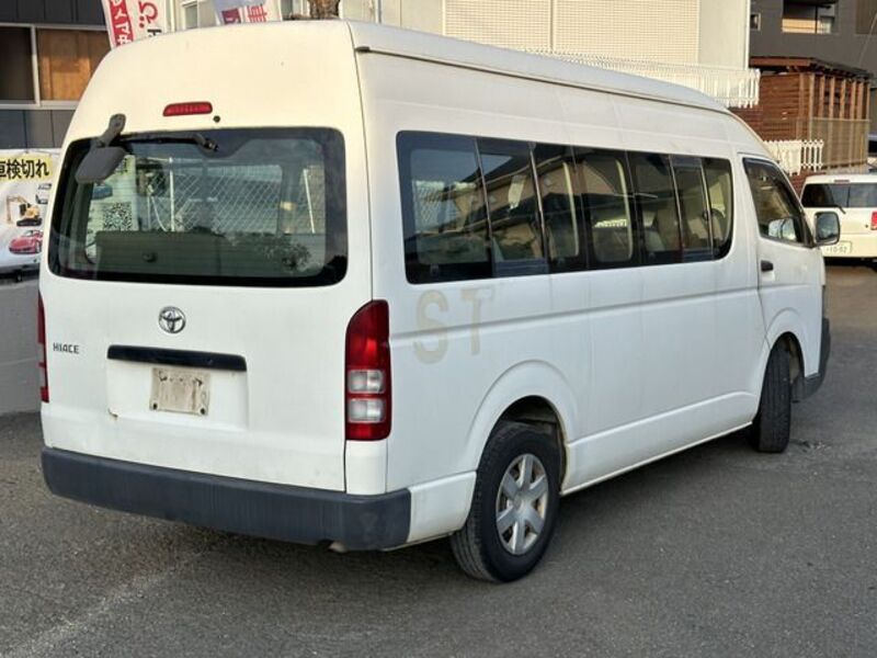 HIACE COMMUTER