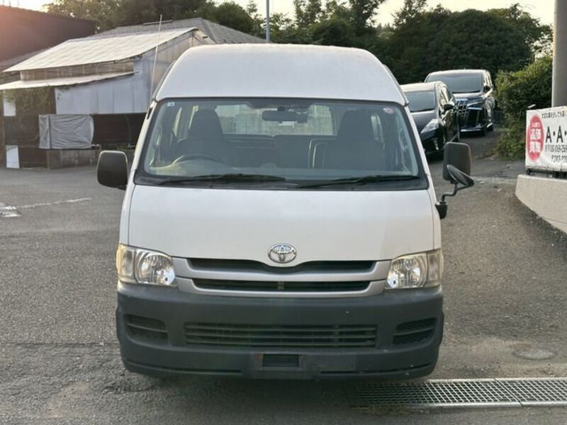 HIACE COMMUTER