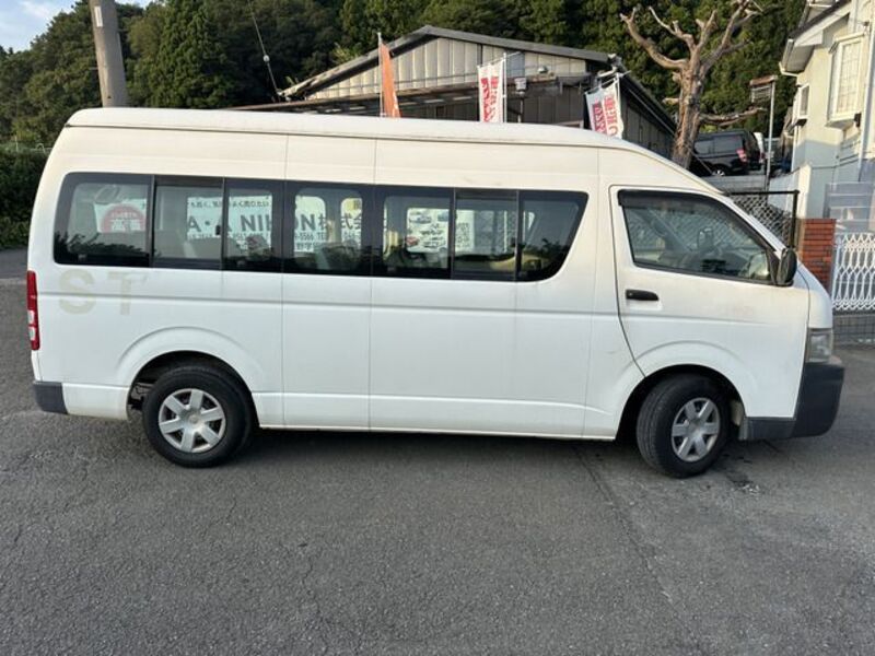 HIACE COMMUTER