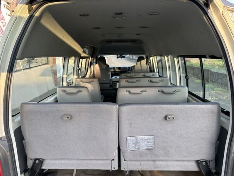 HIACE COMMUTER