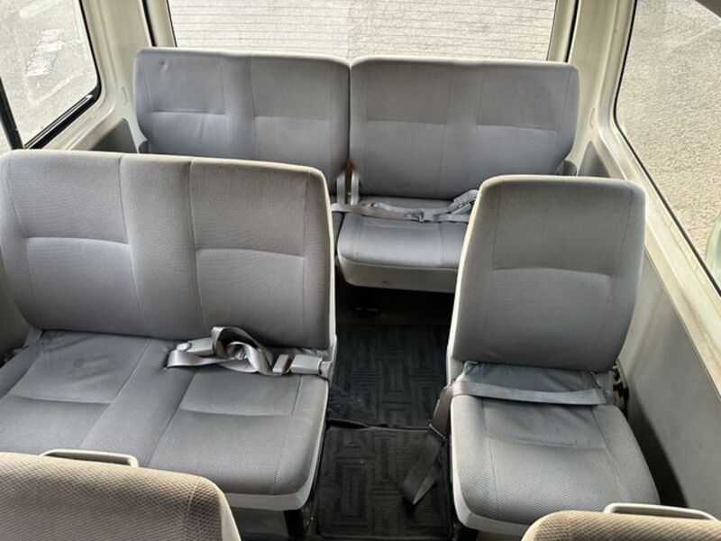 HIACE COMMUTER