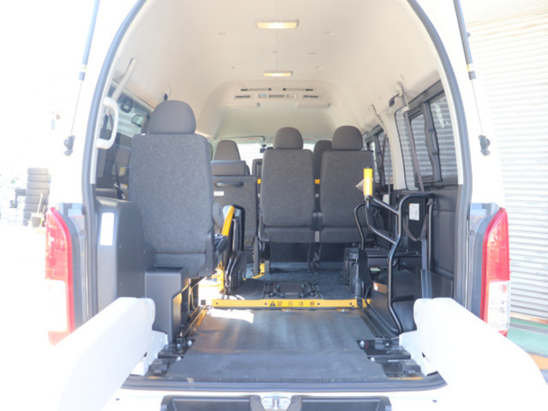 HIACE VAN