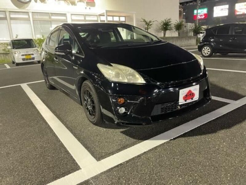 TOYOTA PRIUS