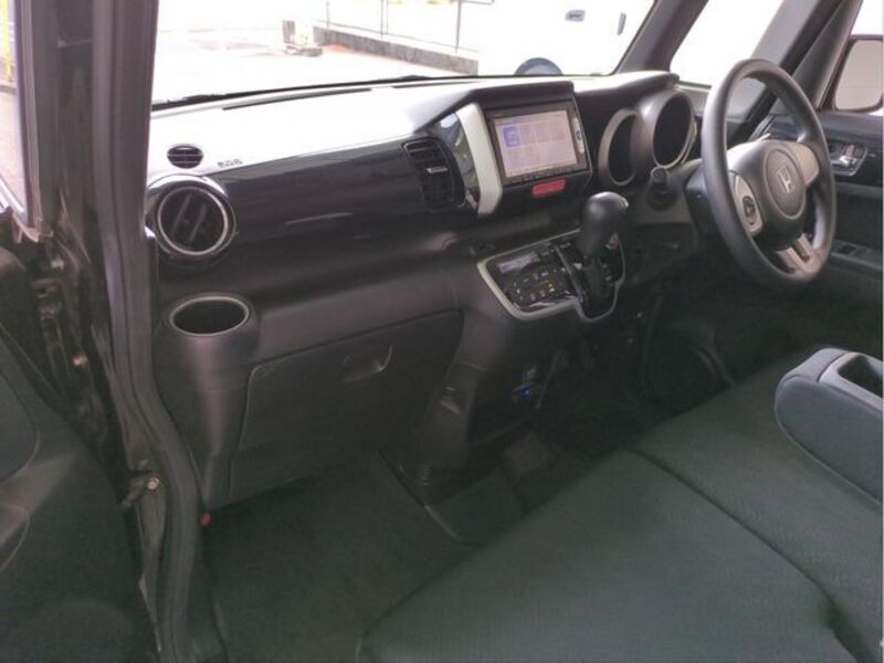 N BOX CUSTOM