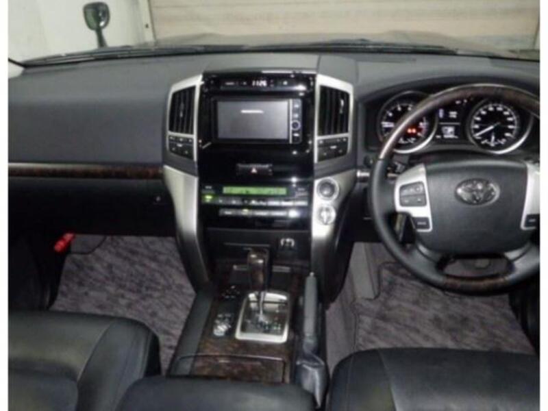 LAND CRUISER