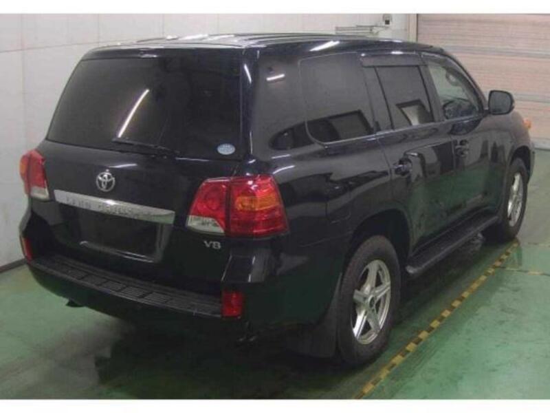 LAND CRUISER