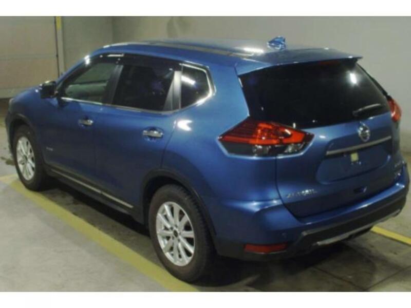 X-TRAIL