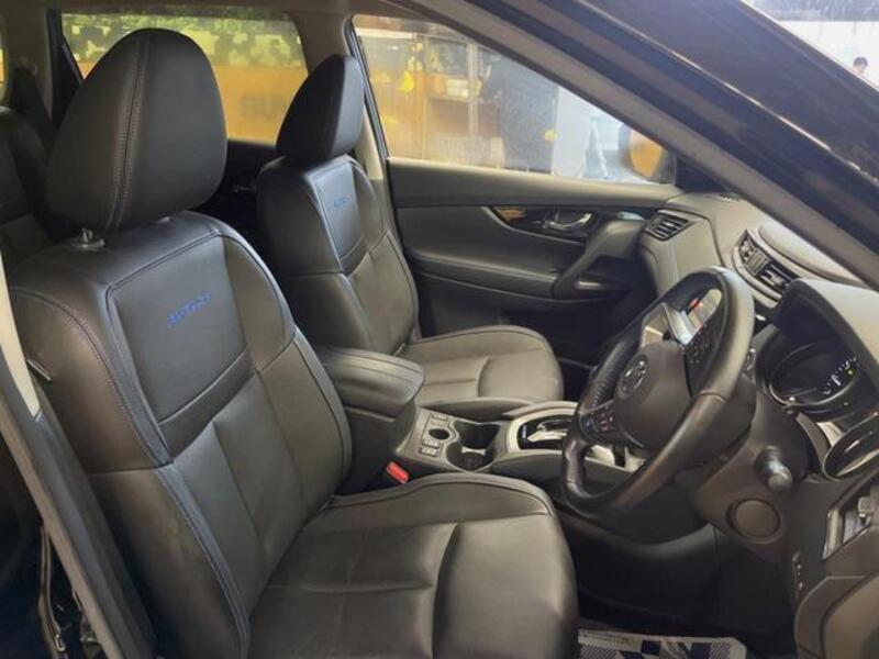 X-TRAIL