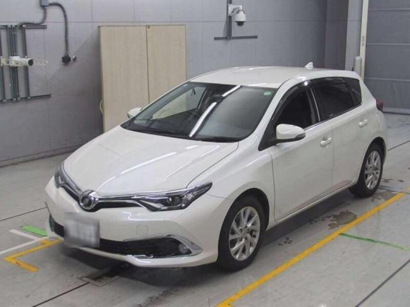 TOYOTA AURIS